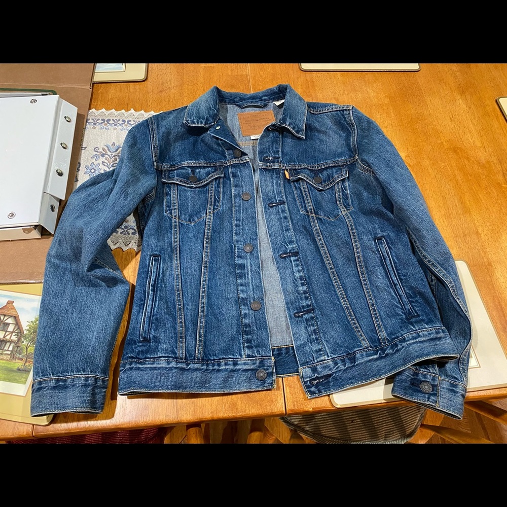 Men’s Levi’s blue Jean jacket